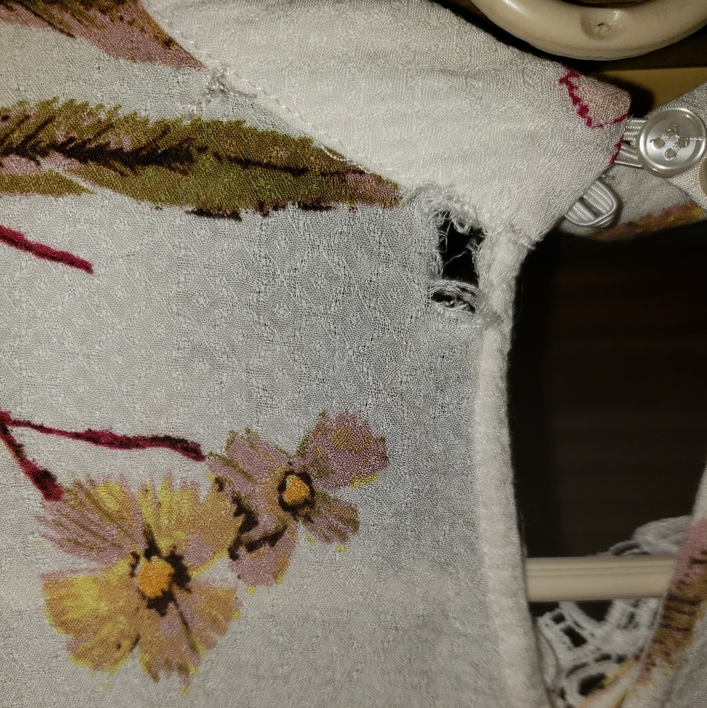 Girls long sleeve, bare shoulder blouse - Picture 7 of 8